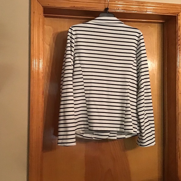 Women’s striped dressy jacket! - Picture 2 of 4